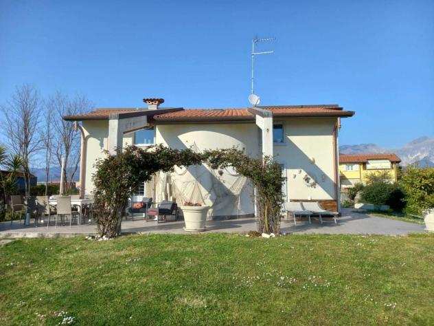 Villa in vendita a MARINA DI CARRARA - Carrara 200 mq Rif 1141090