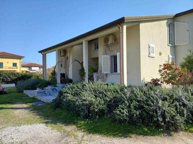 Villa in vendita a MARINA DI CARRARA - Carrara 200 mq Rif 1141090