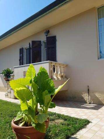 Villa in vendita a MARINA DI MASSA - Massa 95 mq Rif 985654