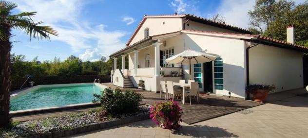 Villa in vendita a MONTE SAN QUIRICO - Lucca 250 mq Rif 1061639