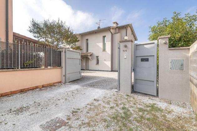 Villa in vendita a Montecalvoli Basso - Santa Maria a Monte 160 mq Rif 1215343