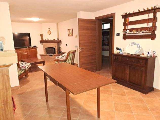 Villa in vendita a Montecarlo 300 mq Rif 1196085