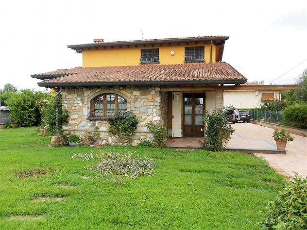 Villa in vendita a Montiscendi - Pietrasanta 300 mq Rif 1058519