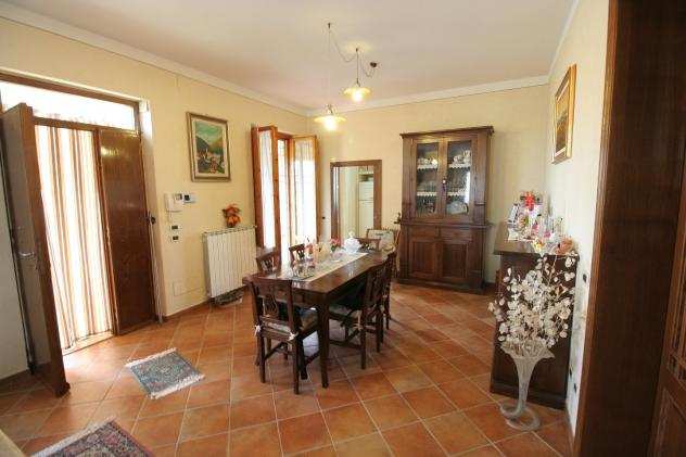 Villa in vendita a Poggibonsi Rif 715691