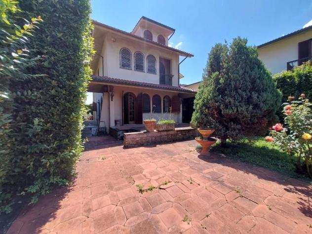 Villa in vendita a Ponsacco 285 mq Rif 1012119
