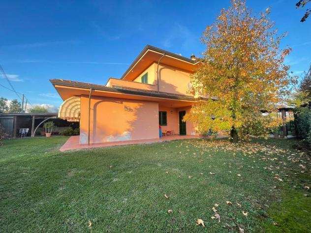 Villa in vendita a Porcari 266 mq Rif 1075632