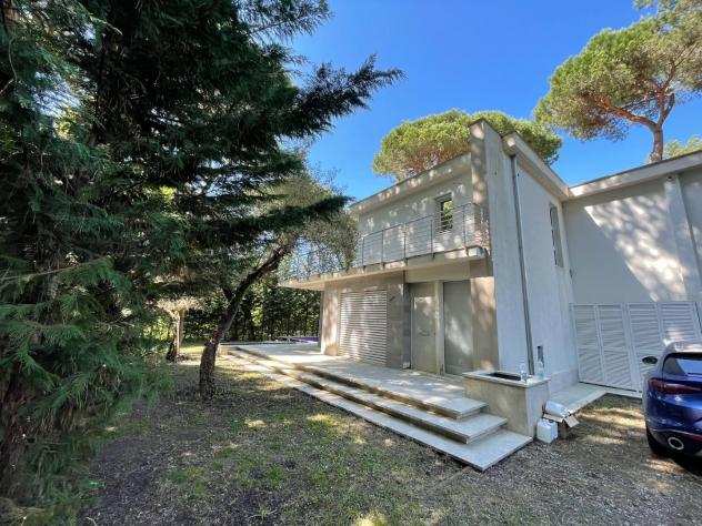 Villa in vendita a Poveromo - Massa 180 mq Rif 1046977