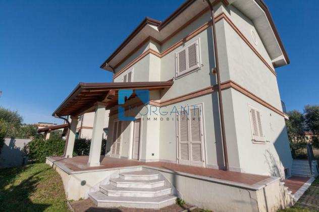 Villa in vendita a QUERCETA - Seravezza 170 mq Rif 864610