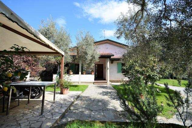 Villa in vendita a RENELLA - Montignoso 204 mq Rif 1137894