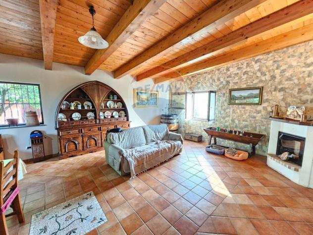Villa in vendita a Salerno - 10 locali 440mq