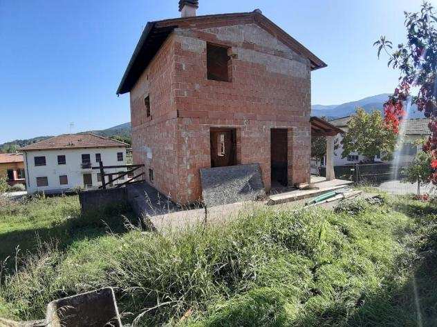 Villa in vendita a San Lorenzo a Vaccoli - Lucca 180 mq Rif 1015974