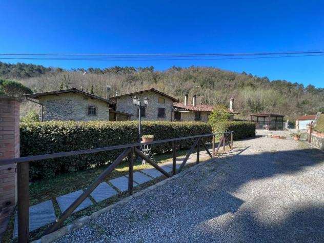 Villa in vendita a San Macario In Monte - Lucca 250 mq Rif 1133296