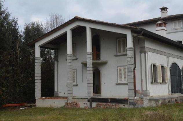 Villa in vendita a Santa Maria a Monte 550 mq Rif 1066037