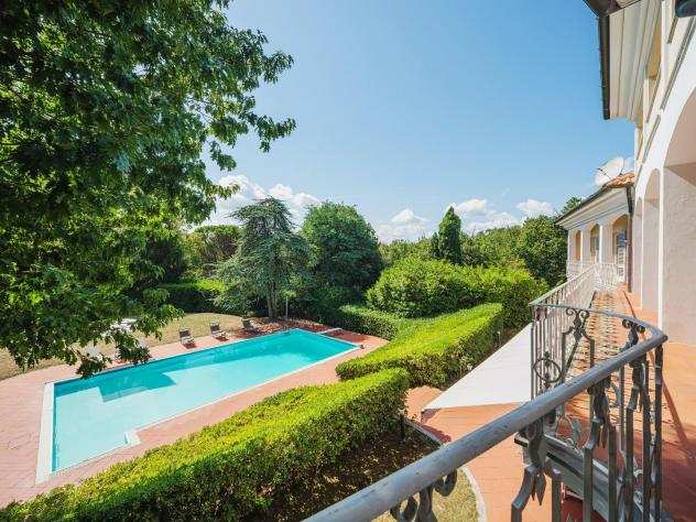 Villa in vendita a SANTALESSIO - Lucca 700 mq Rif 1057264