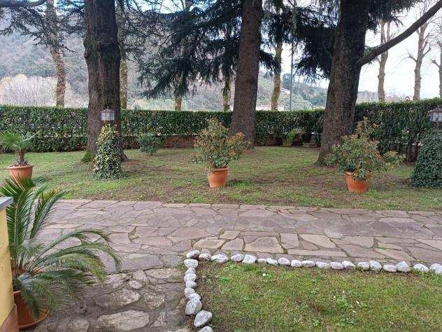 Villa in vendita a SESTO DI MORIANO - Lucca 340 mq Rif vill 450d