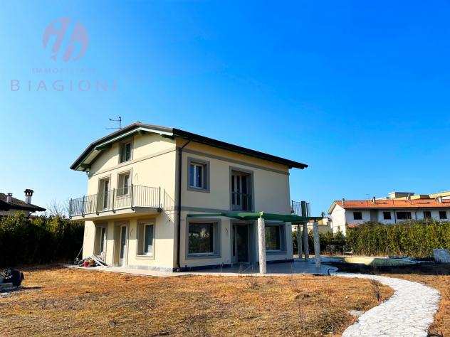 Villa in vendita a TONFANO - Pietrasanta 209 mq Rif 1082914