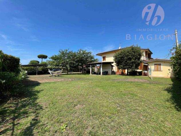 Villa in vendita a TONFANO - Pietrasanta 220 mq Rif 1082949