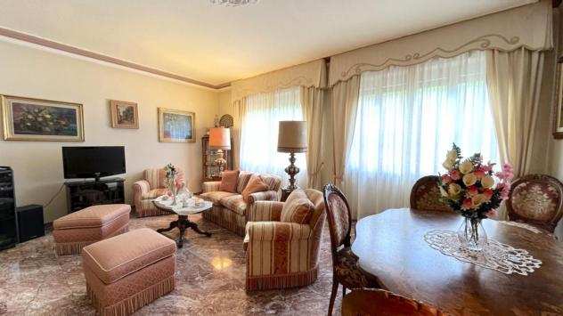 Villa in vendita a Vecchiano 360 mq Rif 1200034