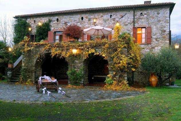Villa in vendita a Villafranca in Lunigiana 400 mq Rif 1137794