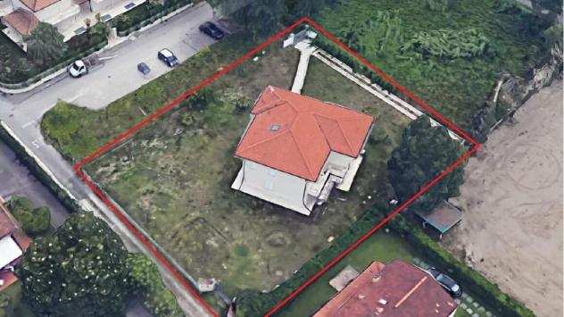 Villa in vendita a VITTORIA APUANA - Forte dei Marmi 240 mq Rif 1218706