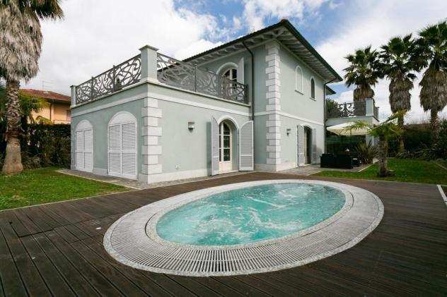 Villa in vendita a VITTORIA APUANA - Forte dei Marmi 250 mq Rif 951753