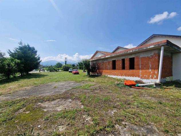 Villa in Vendita in zona CHIAVAZZAVAGLIO con giardino