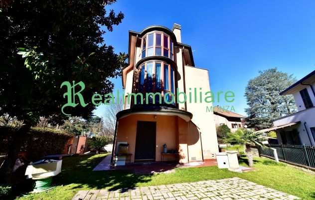 VILLA IN VENDITA MONZA