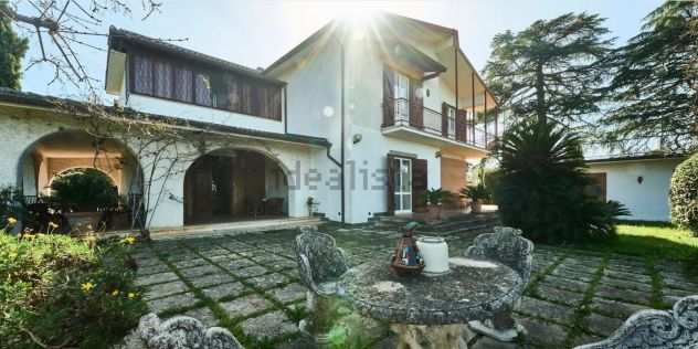 VILLA SU 2 LIVELLI RIF. V12255