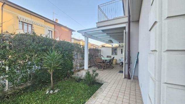 Villetta a schiera in vendita a Marina di Carrara - Carrara 70 mq Rif 1231389