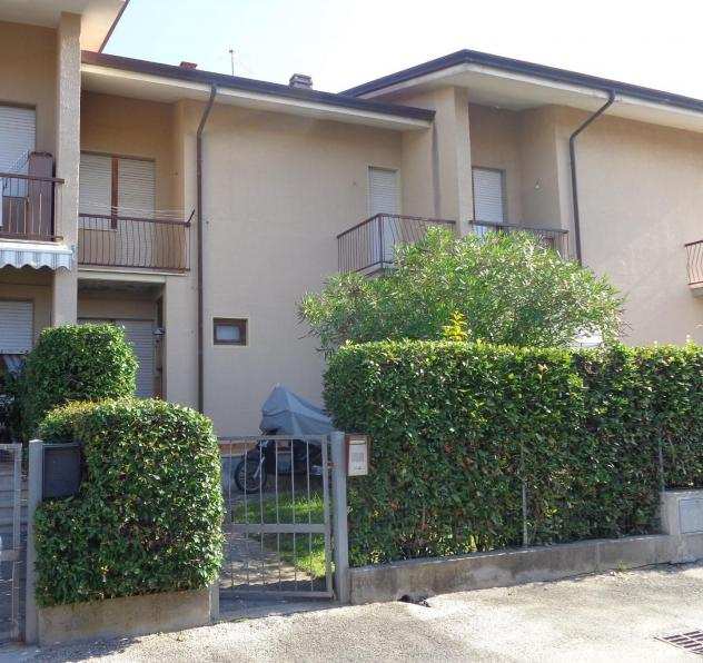 Villetta a schiera in vendita a Pietrasanta 100 mq Rif 1073754