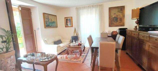 Villetta bifamiliare in vendita a Montignoso 135 mq Rif 1062351