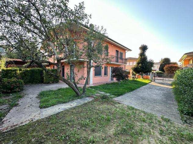 Villetta bifamiliare in vendita a Nave - Lucca 150 mq Rif 1213795