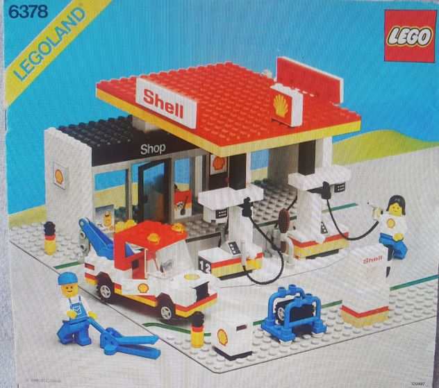 Vintage LEGO Legoland 6378 Service Station from 1986