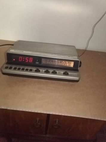 Vintage Telefunken Radio clock EC80, da museo