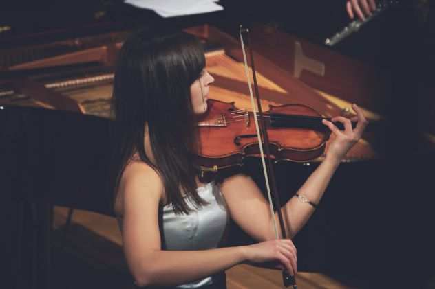 Violinista Parma (matrimoni-eventi-serenate-richieste matrimonio)