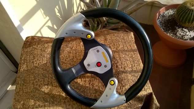 VOLANTE RACING MOMO F1 Concept con 3 pulsanti