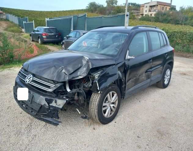 Volkswagen Tiguan 1.4 TSI 125cv 2015 incidentata