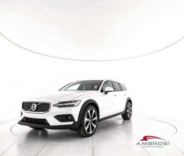 VOLVO V60 Cross Country Mild Hybrid B4 AWD automatico Ultimate rif. 19720530