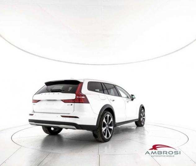 VOLVO V60 Cross Country Mild Hybrid B4 AWD automatico Ultimate rif. 19720530