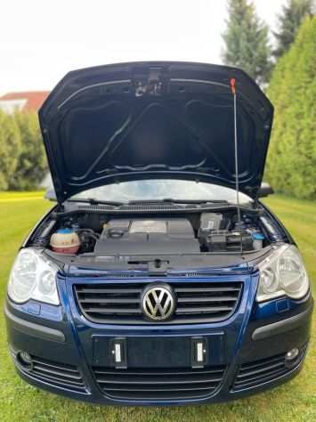 VW automobile polo
