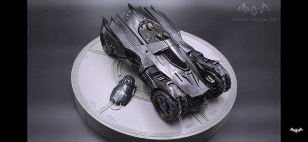 Wayne - Action figure Batman Arkham Knight Batmobile - 2010-2020