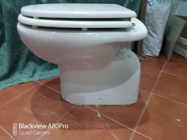 WC bianco