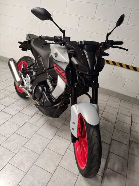 YAMAHA 125 MT