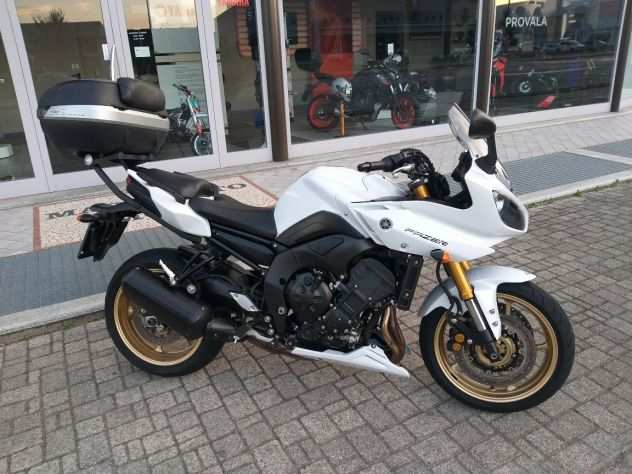 YAMAHA FAZER 8 2015