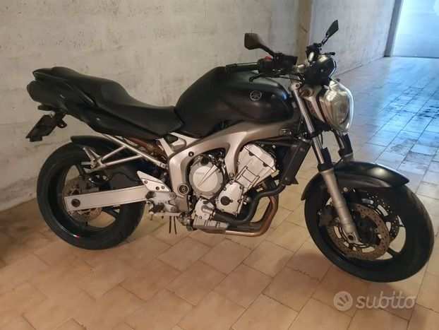 YAMAHA FZ6