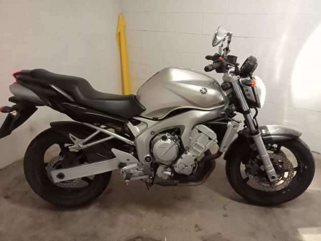 YAMAHA FZ6