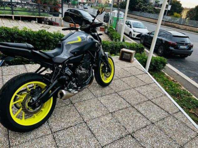 YAMAHA MT-07 CHIAVI IN MANO 35 KW PATENTE A2 rif. 18489576