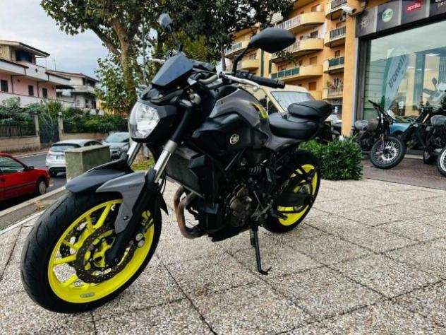 YAMAHA MT-07 CHIAVI IN MANO 35 KW PATENTE A2 rif. 18489576