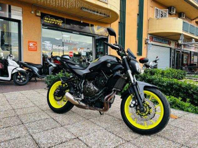 YAMAHA MT-07 CHIAVI IN MANO 35 KW PATENTE A2 rif. 18489576