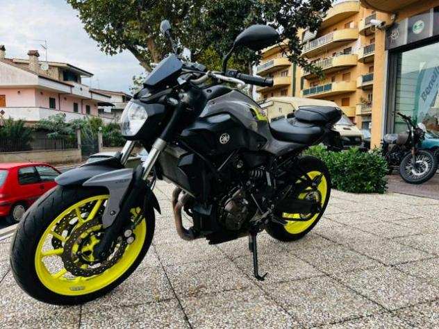 YAMAHA MT-07 CHIAVI IN MANO 35 KW PATENTE A2 rif. 18489576